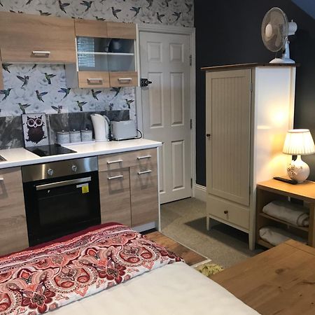 Acacia Villas Guest House Guildford Eksteriør bilde