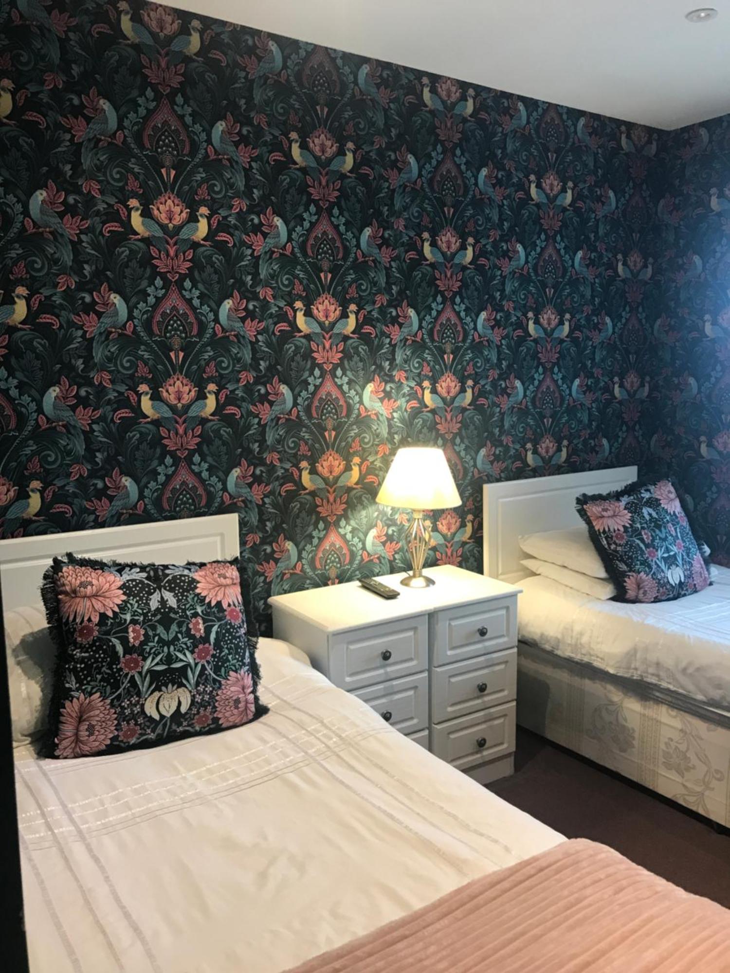 Acacia Villas Guest House Guildford Eksteriør bilde